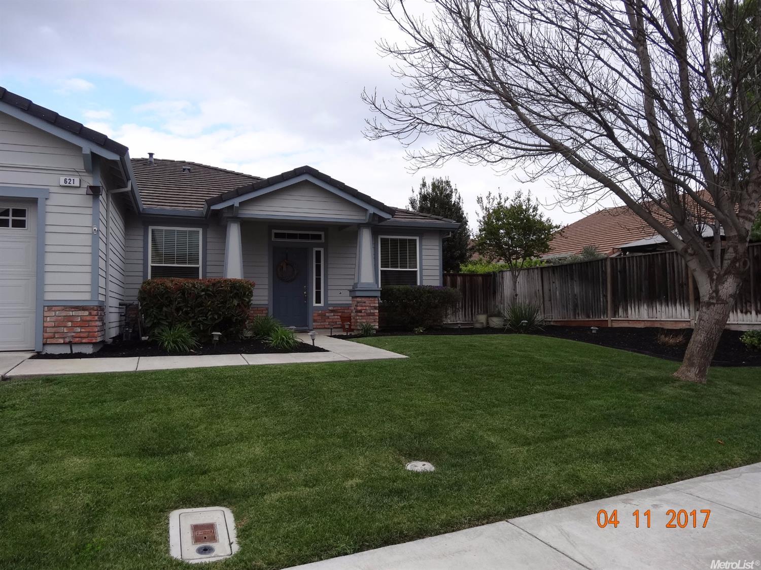 621 Snapdragon St, Winters, CA 95694 photo 2