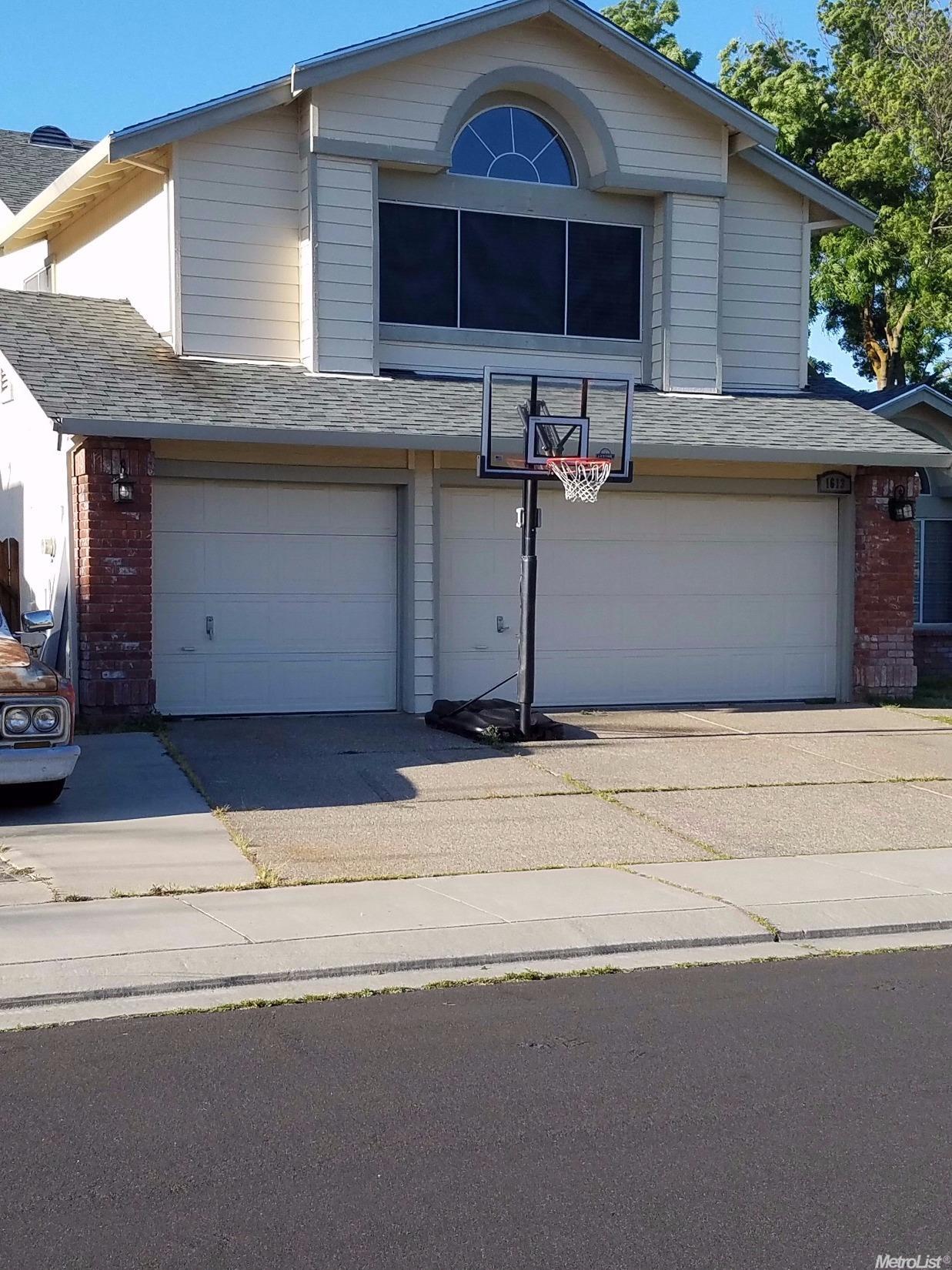 1613 Ellis Ln, Manteca, CA 95337 photo 2