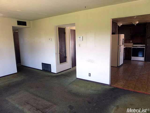1325 Aurora St, Modesto, CA 95351 photo 4