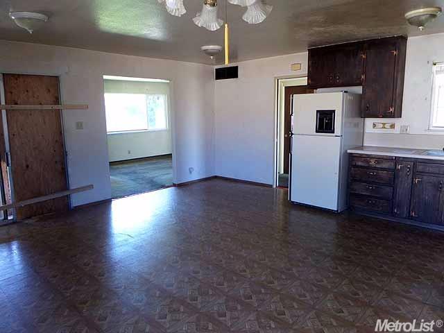 1325 Aurora St, Modesto, CA 95351 photo 3