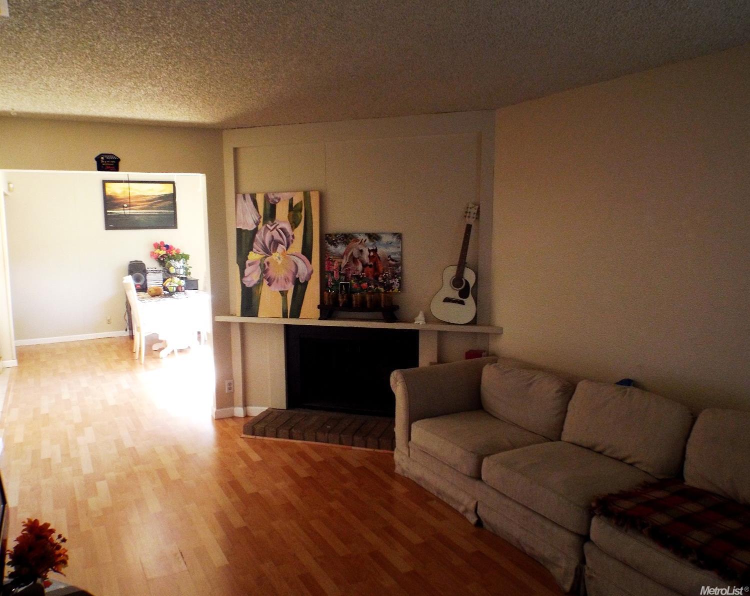 5912 Bourbon Dr, Carmichael, CA 95608 photo 2