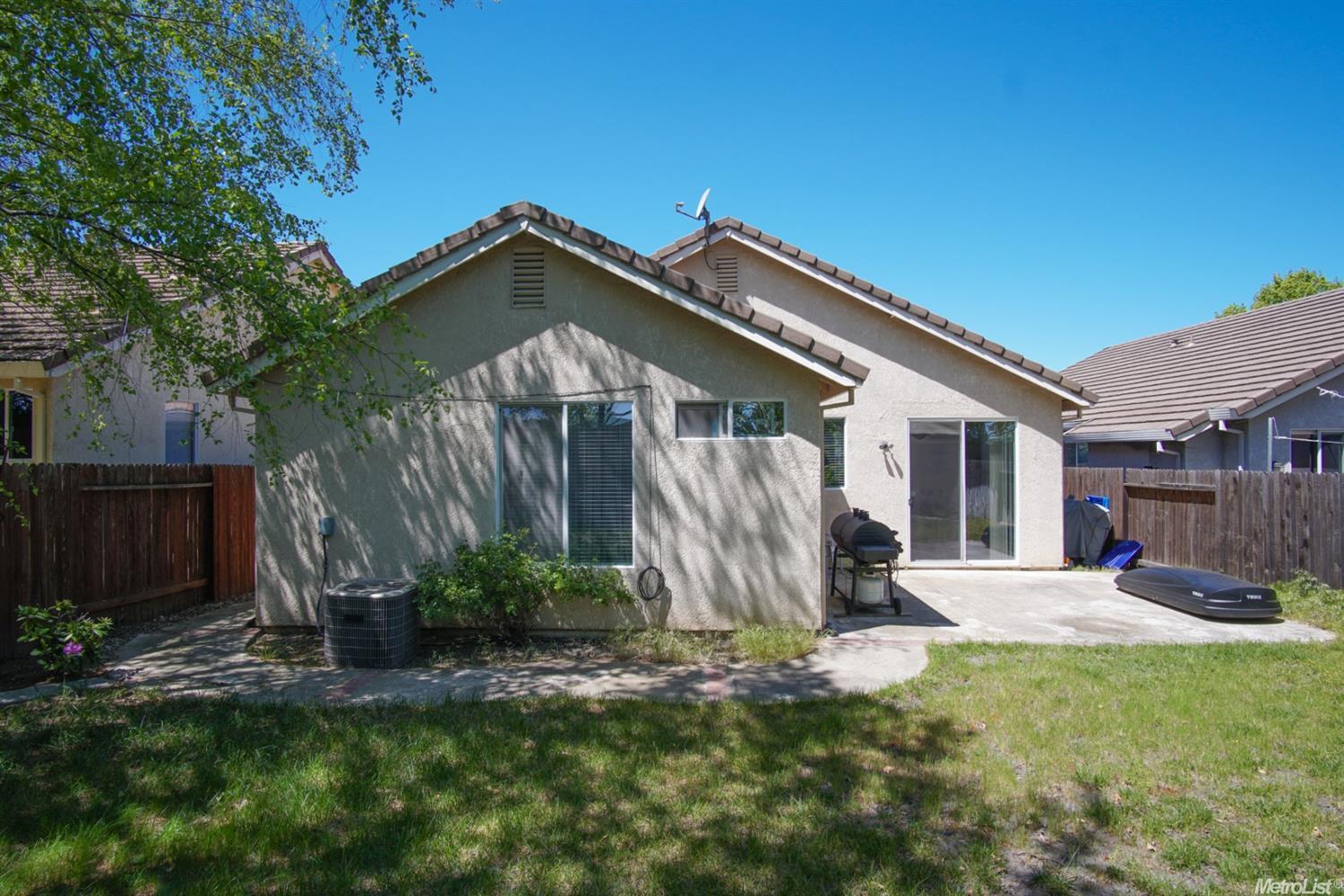 8328 White Spruce Dr, Antelope, CA 95843 photo 11