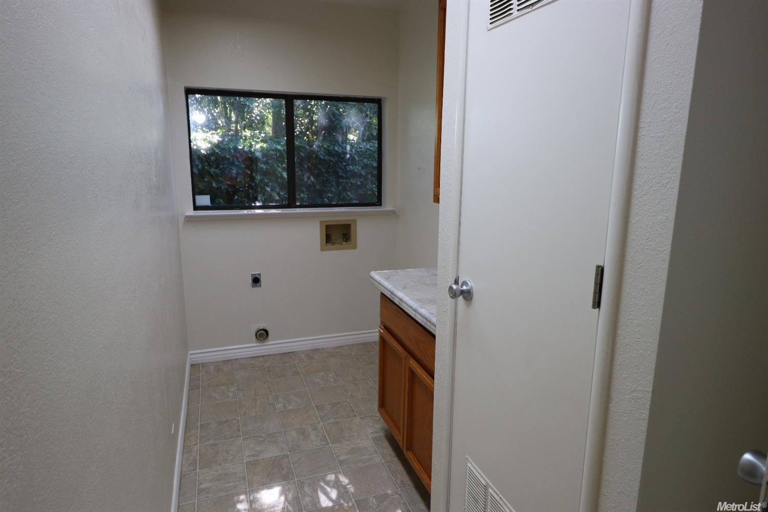 406 Gerard Dr, Lodi, CA 95242 photo 23