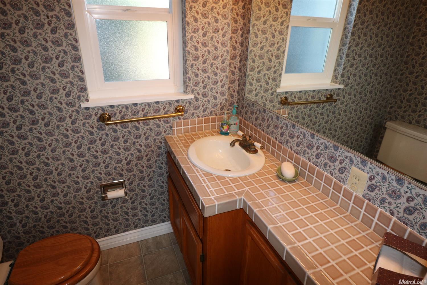 406 Gerard Dr, Lodi, CA 95242 photo 22