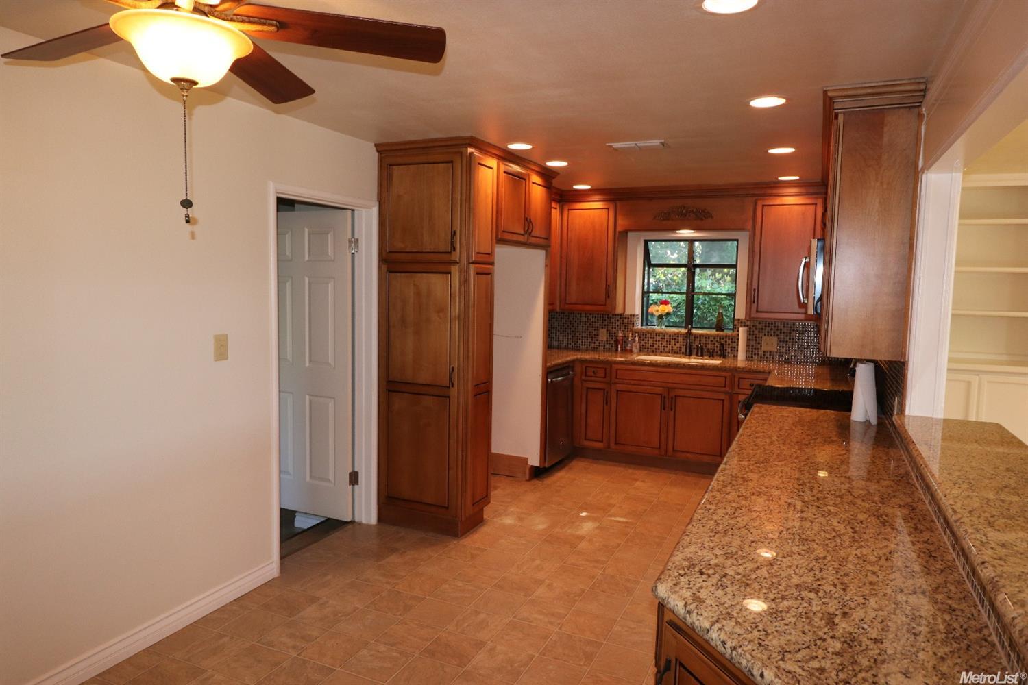 406 Gerard Dr, Lodi, CA 95242 photo 7