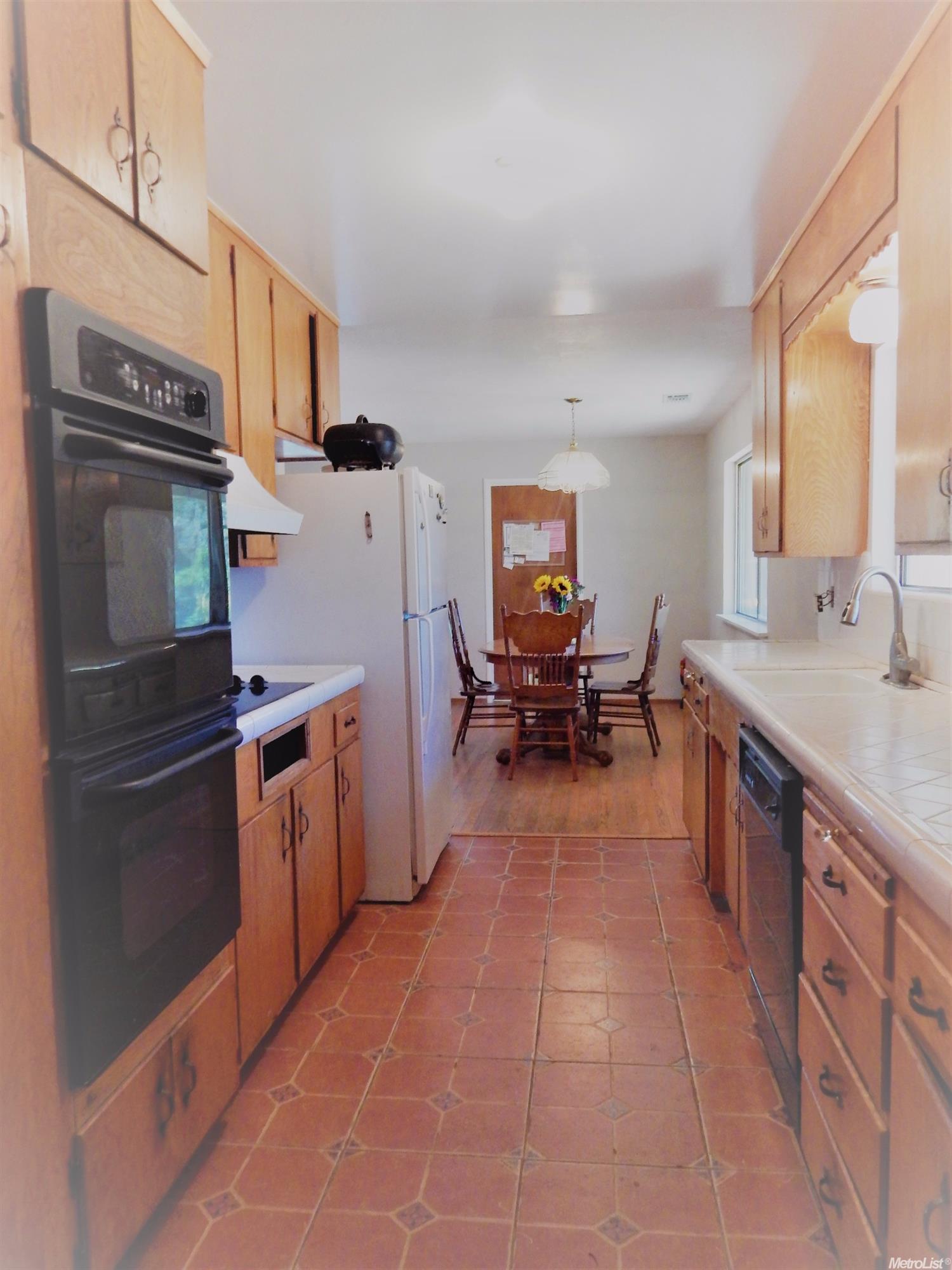 1097 Aaron Cool Dr, Cool, CA 95614 photo 4