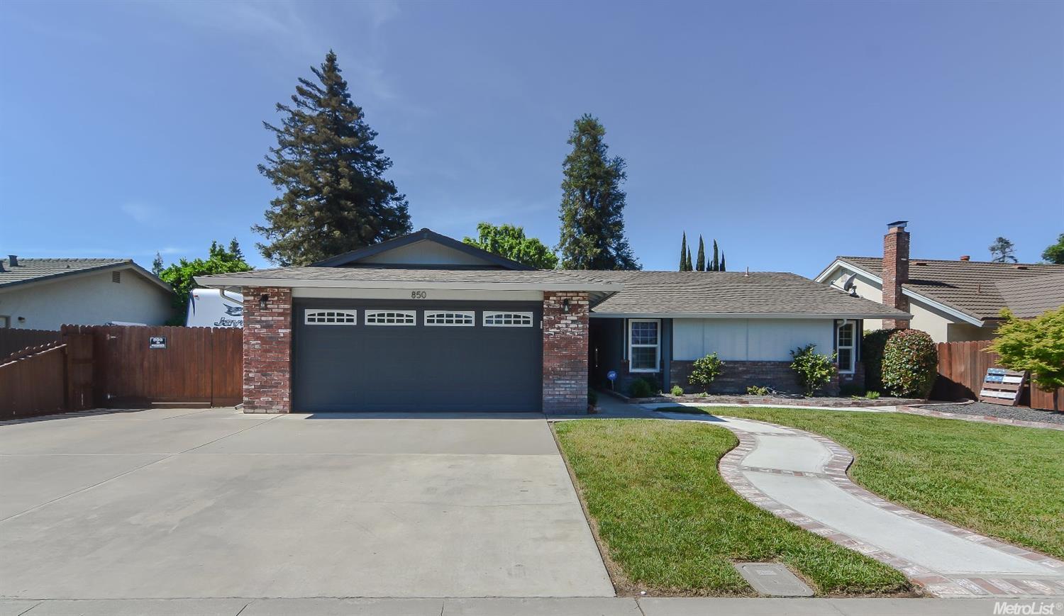 850 Cypress St, Manteca, CA 95336 photo 1