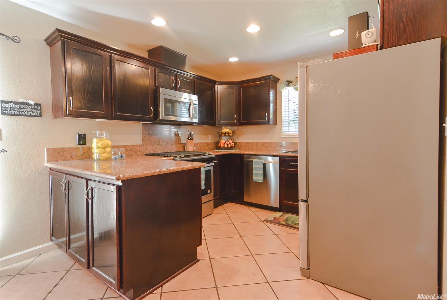 850 Cypress St, Manteca, CA 95336 photo 7