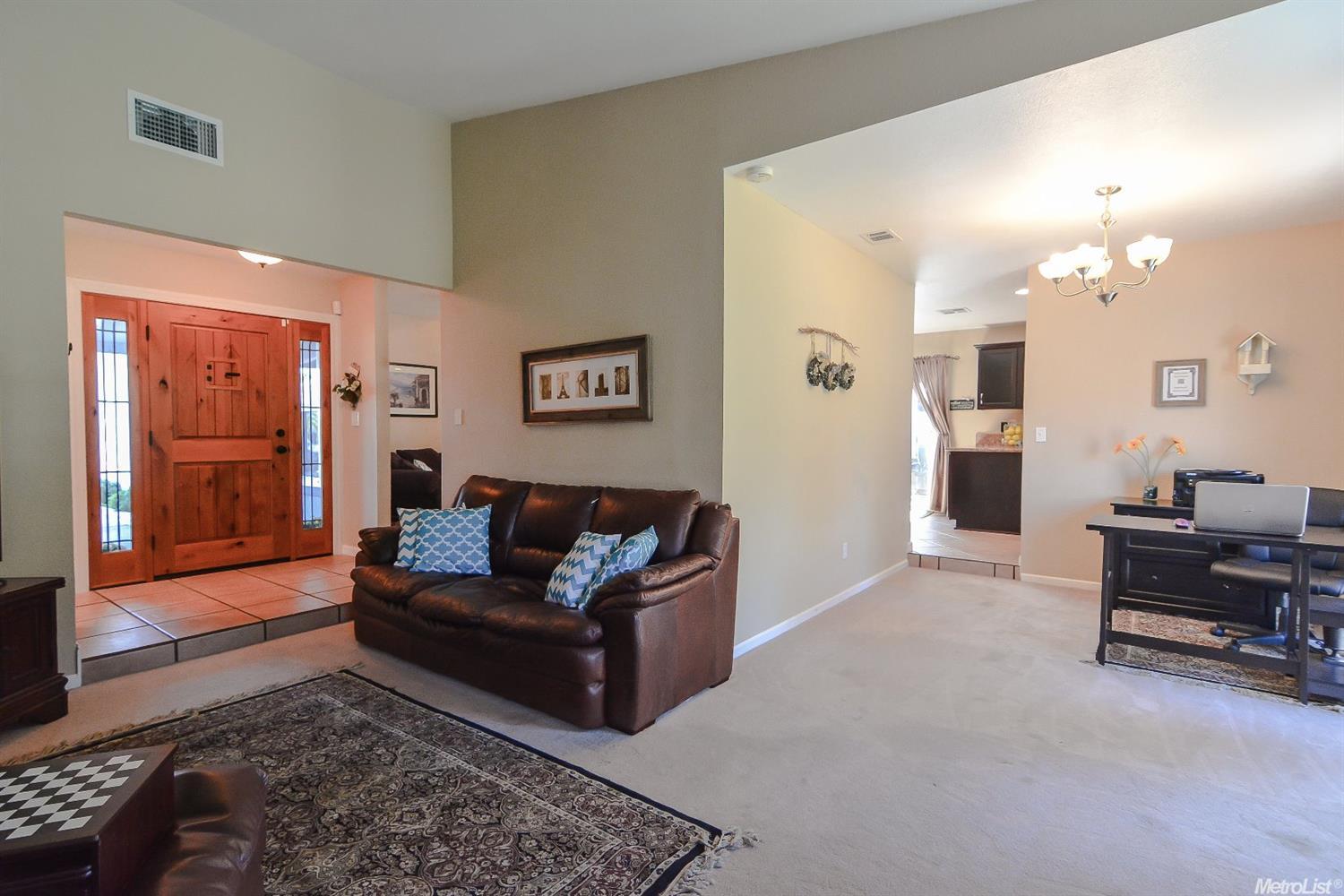 850 Cypress St, Manteca, CA 95336 photo 3