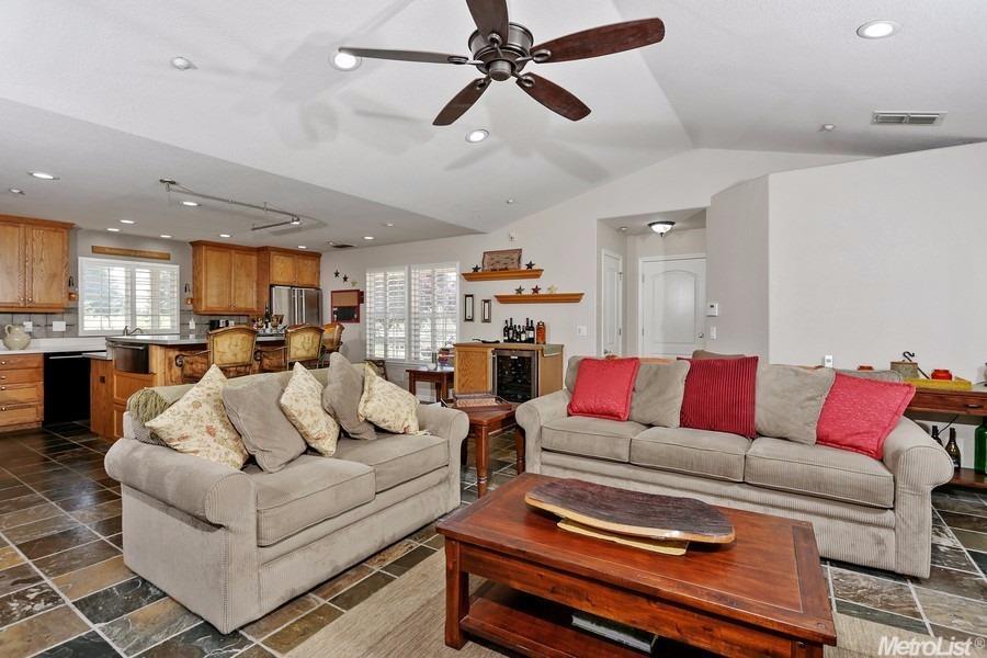 8778 Dillard Rd, Wilton, CA 95693 photo 9