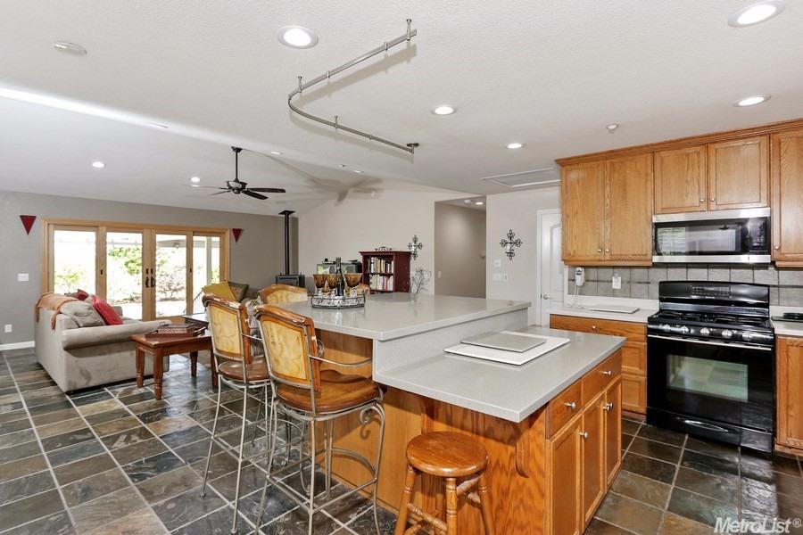 8778 Dillard Rd, Wilton, CA 95693 photo 4