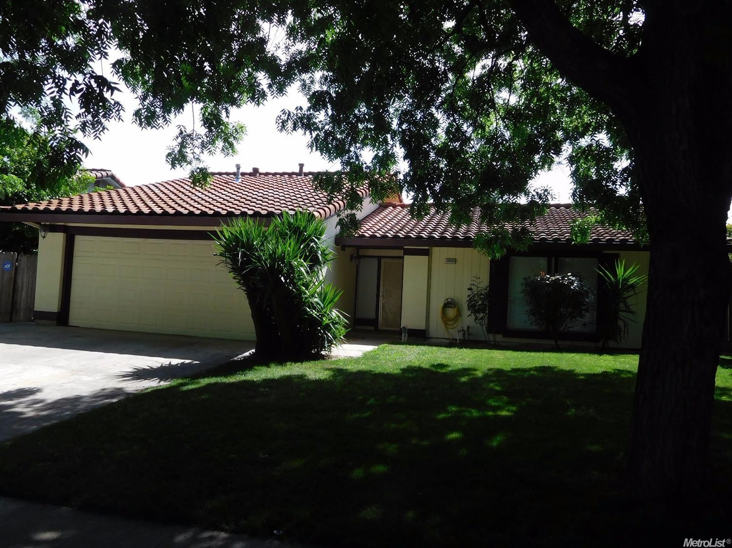 1512 Poust Rd, Modesto, CA 95358 photo 1