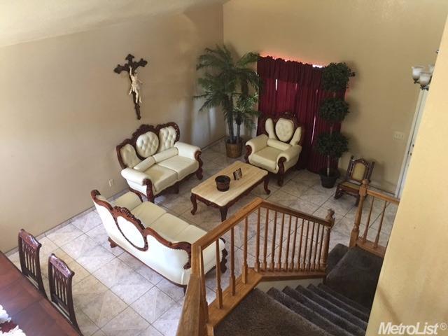 1028 Fall River Dr, Modesto, CA 95351 photo 4