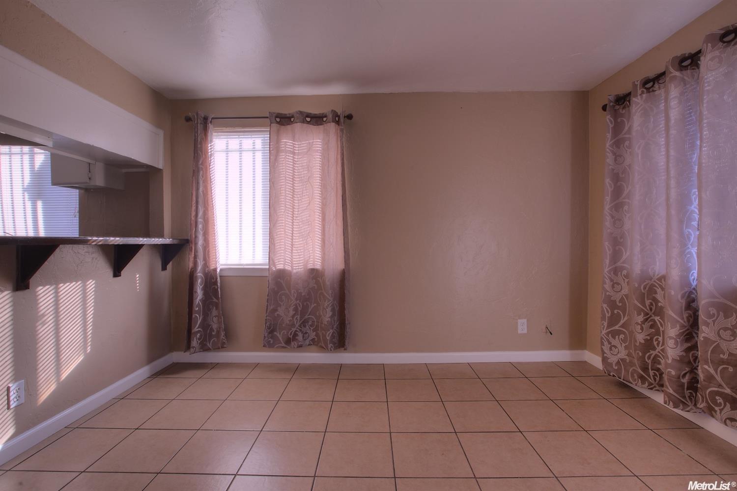 227 Vine St, Modesto, CA 95351 photo 3