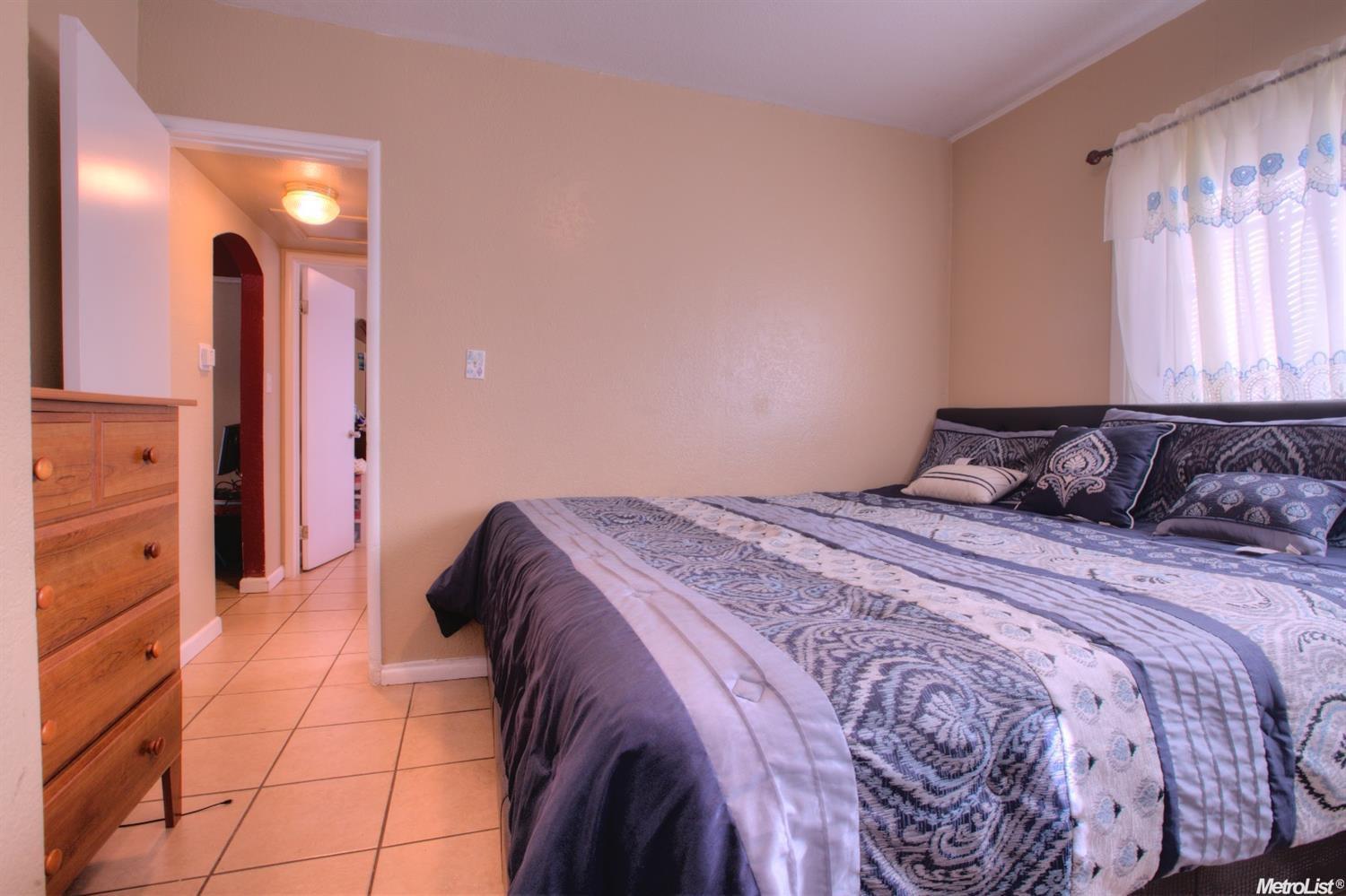 227 Vine St, Modesto, CA 95351 photo 18