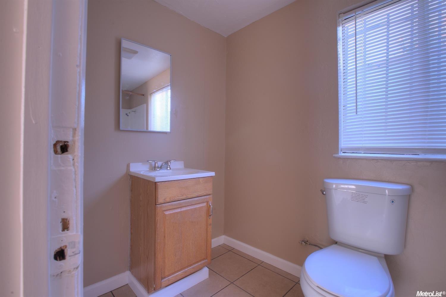 227 Vine St, Modesto, CA 95351 photo 9