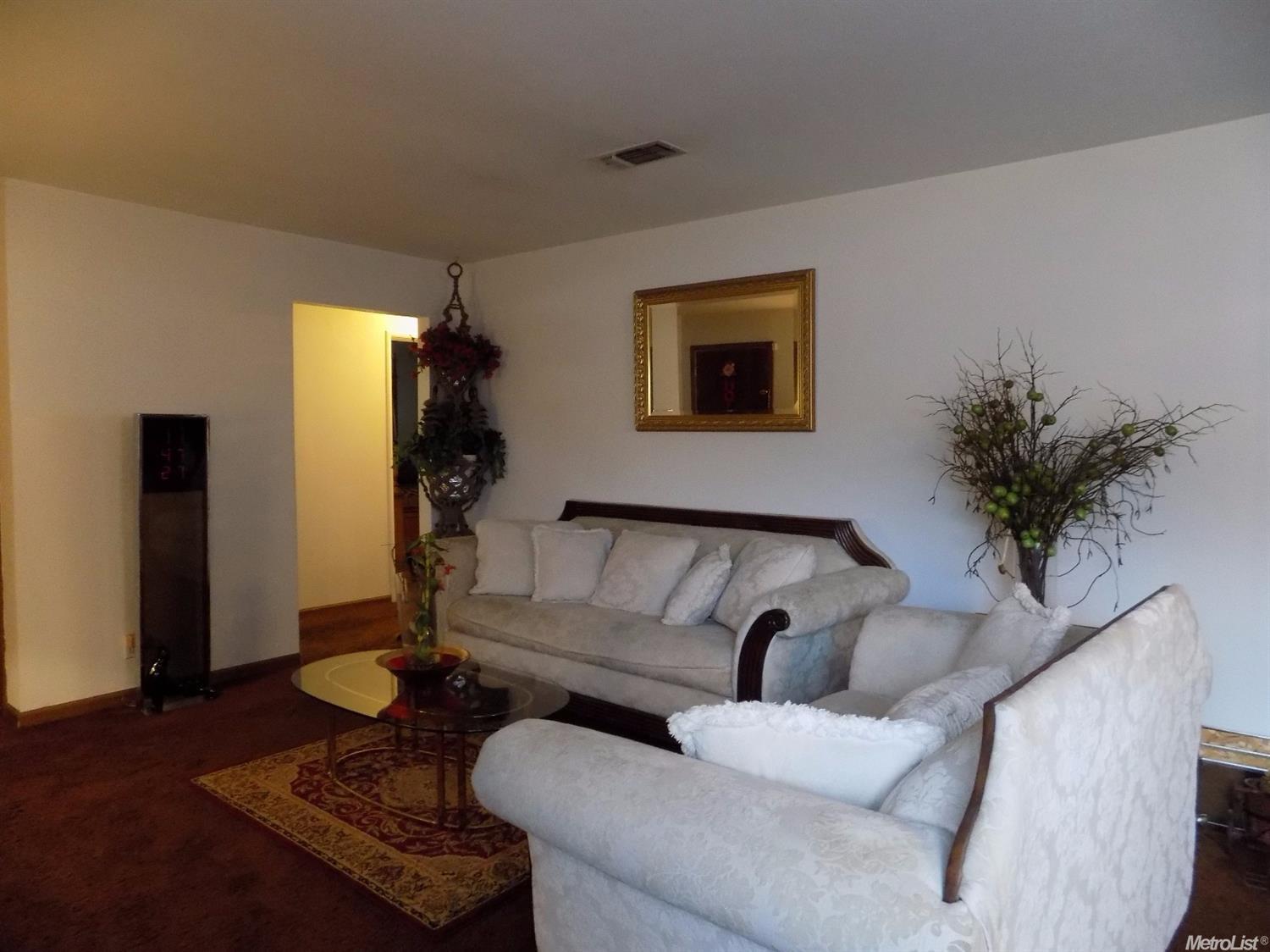 106 E 20th St, Tracy, CA 95376 photo 8