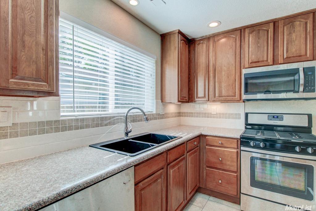 216 Ribier, Modesto, CA 95350 photo 9