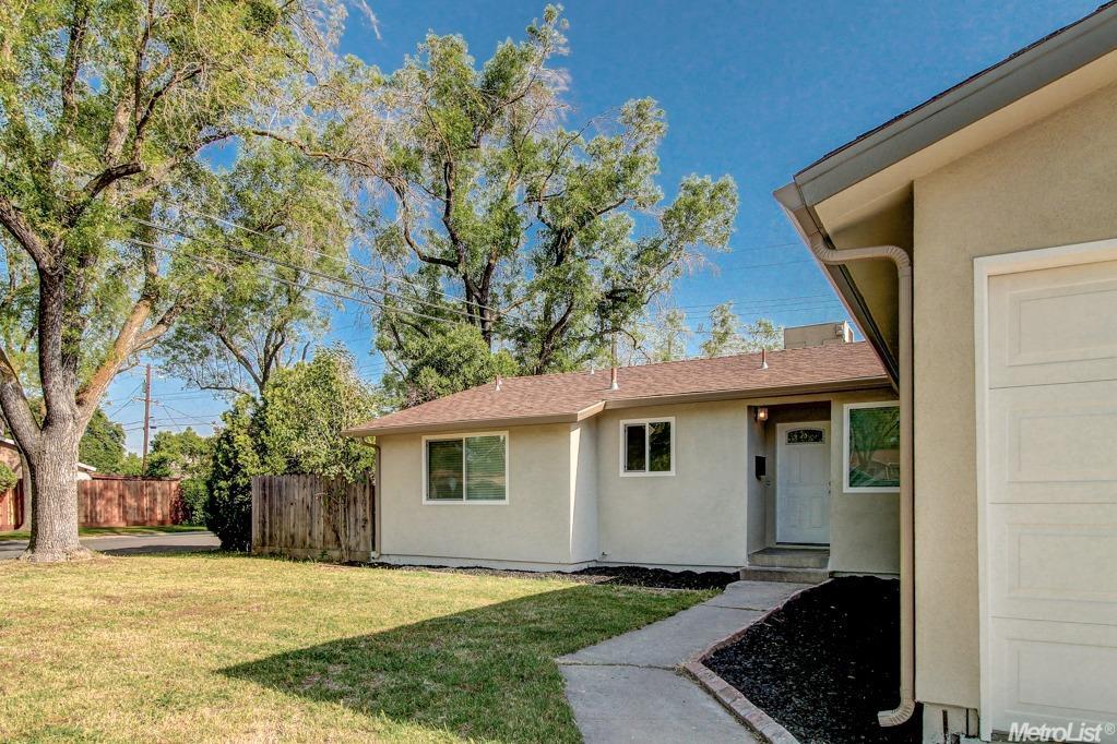 216 Ribier, Modesto, CA 95350 photo 1