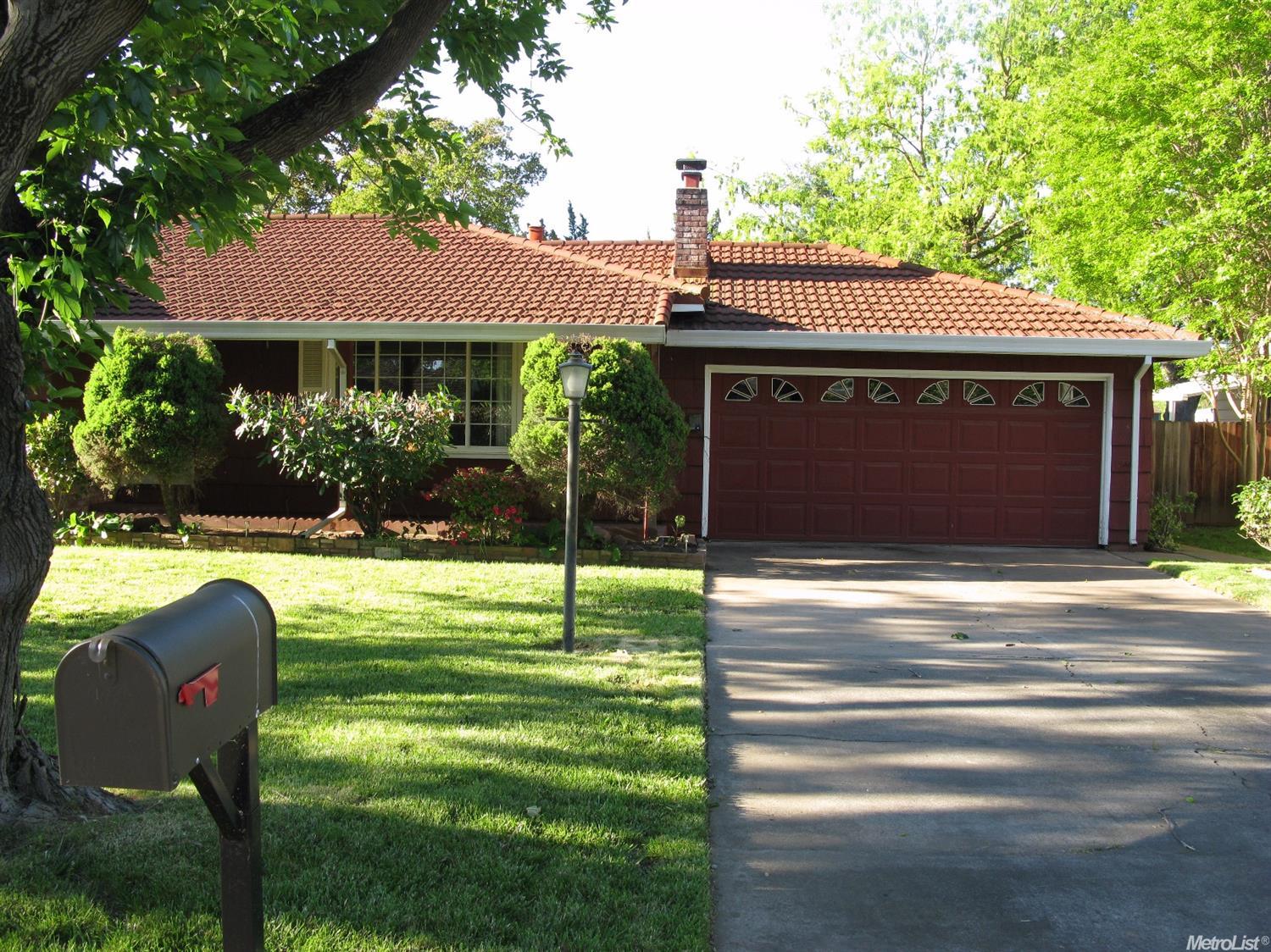 4760 Loch Lomond Dr, Carmichael, CA 95608 photo 3