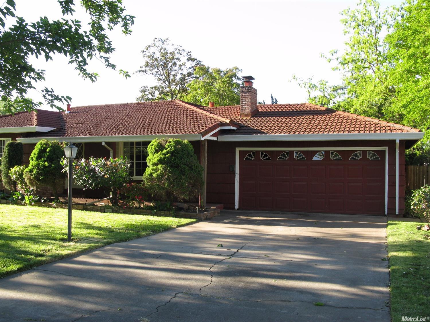 4760 Loch Lomond Dr, Carmichael, CA 95608 photo 1