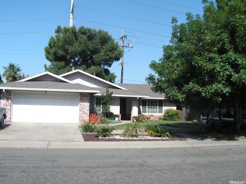 2209 Venus, Ceres, CA 95307 photo 2
