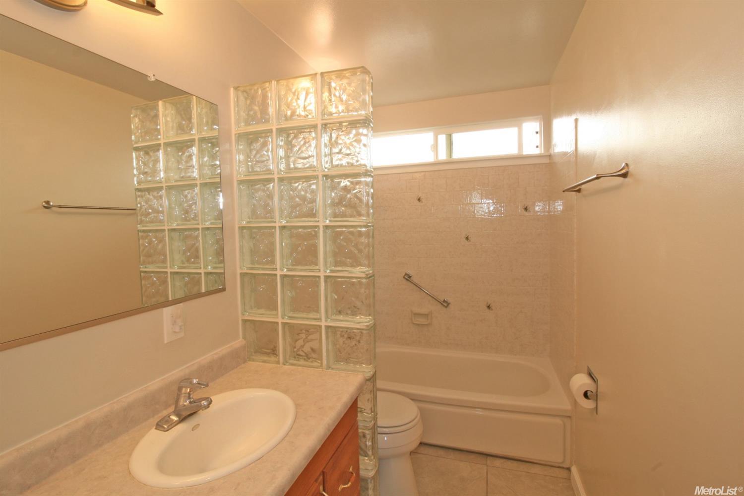 4828 Hazelwood Ave, Carmichael, CA 95608 photo 12