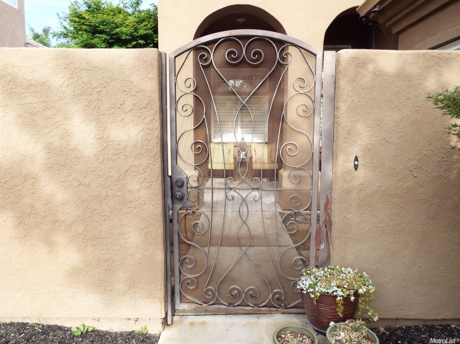 2105 Paramont Way, Modesto, CA 95355 photo 2