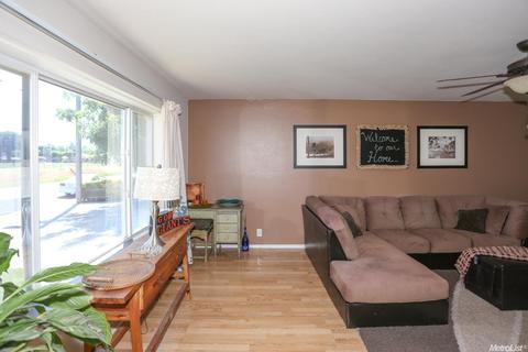 2105 E Marshall St, Turlock, CA 95380 photo 5