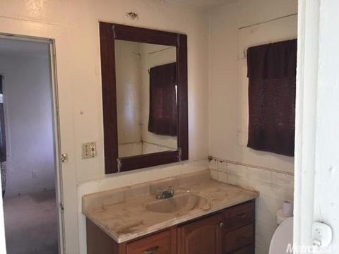215 E Maple, Lodi, CA 95240 photo 10
