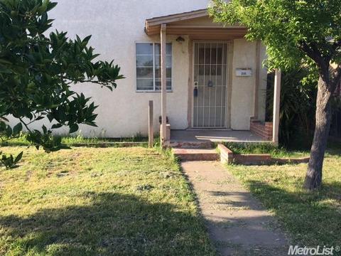 215 E Maple, Lodi, CA 95240 photo 2