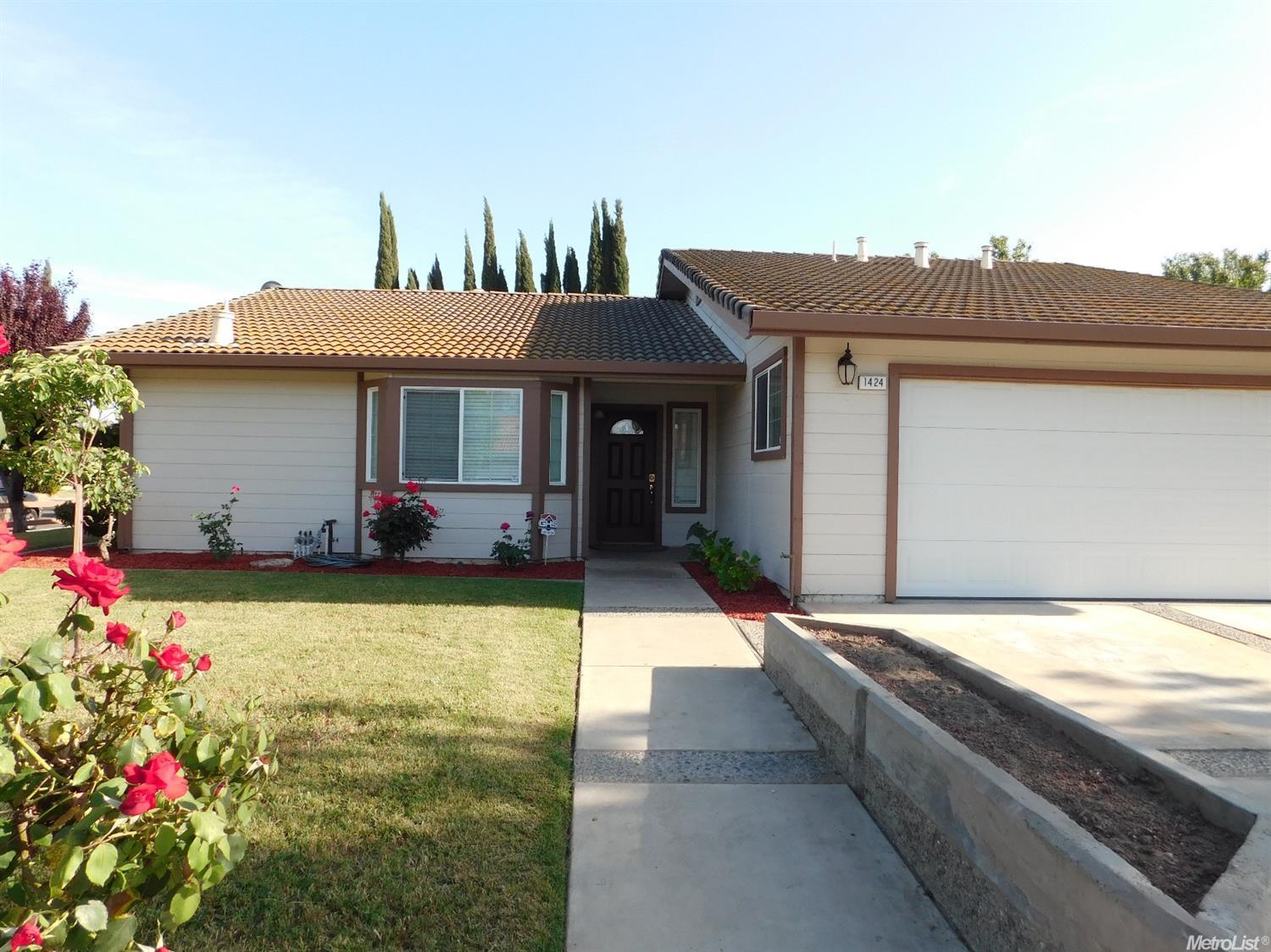 1424 Hackett Rd, Ceres, CA 95307 photo 1