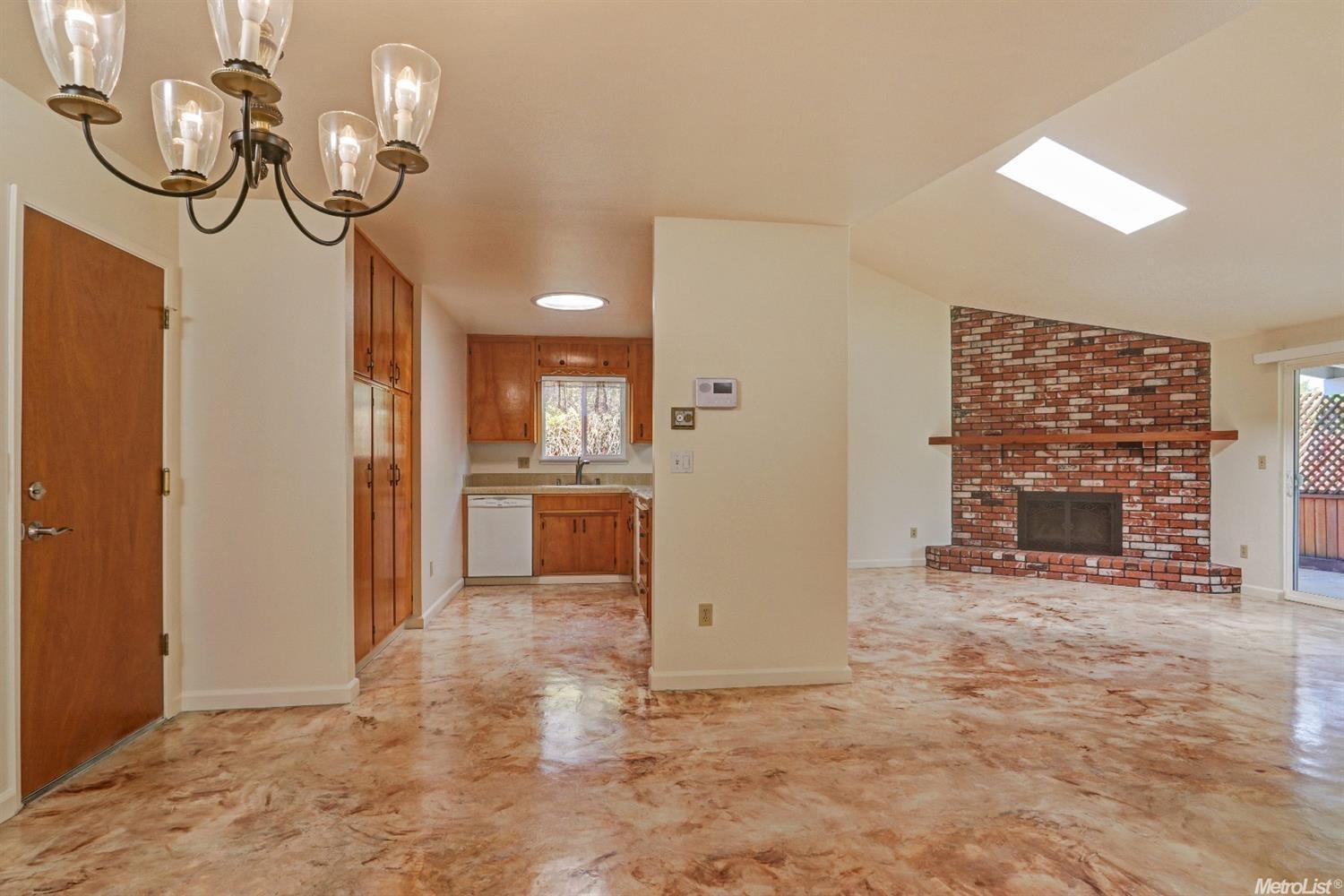 724 Larmuseau Ln, Modesto, CA 95351 photo 6