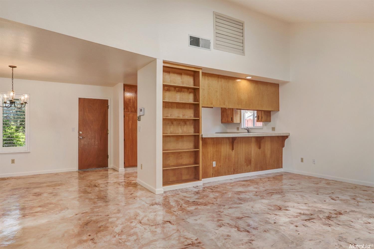 724 Larmuseau Ln, Modesto, CA 95351 photo 11