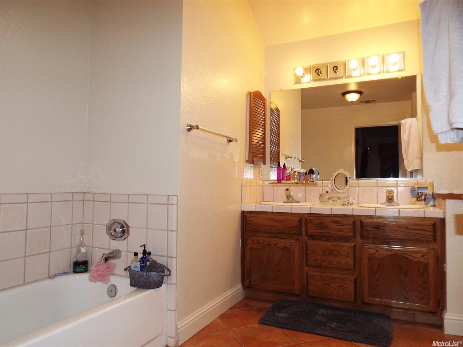 1620 Pantaleo Dr, Modesto, CA 95355 photo 16