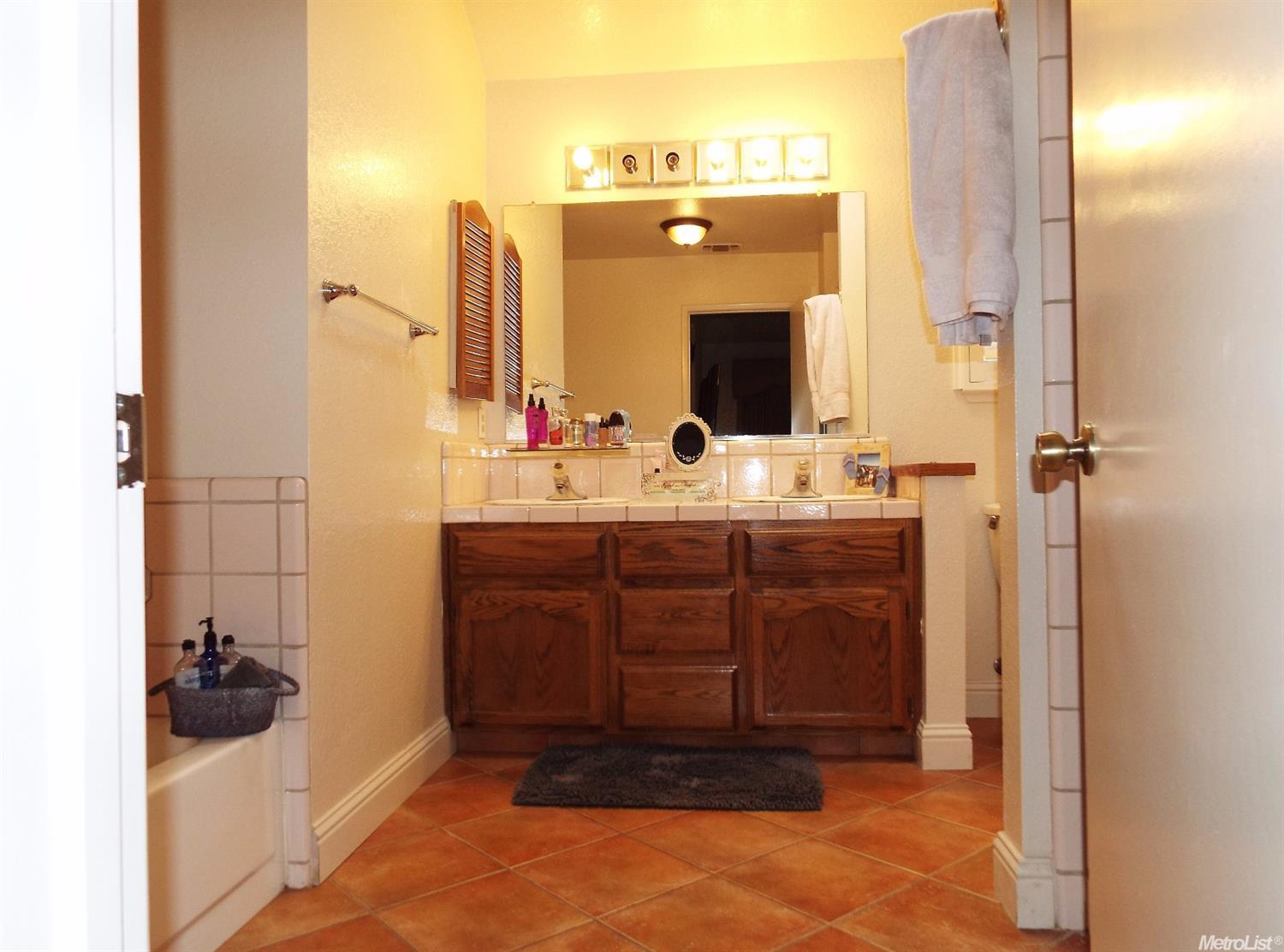 1620 Pantaleo Dr, Modesto, CA 95355 photo 17