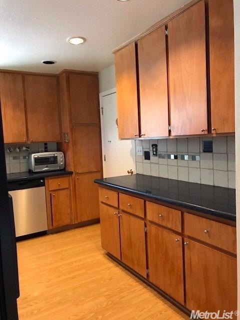 8428 Falcon View Dr, Antelope, CA 95843 photo 8