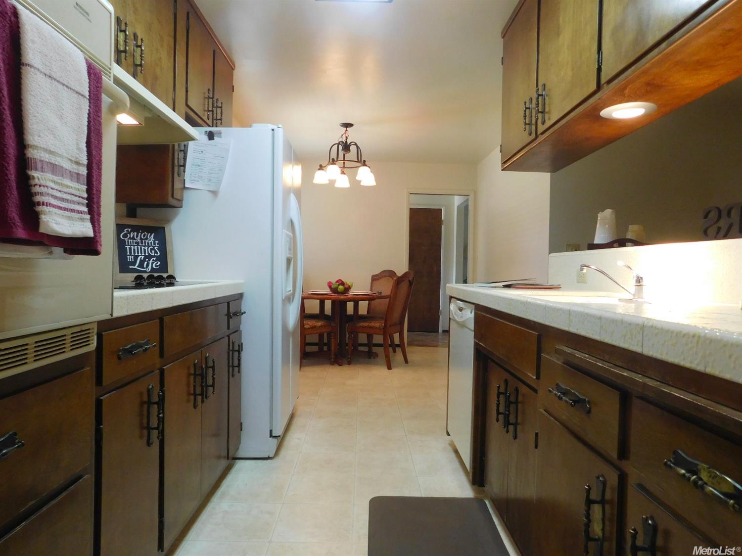1909 Kruger Dr, Modesto, CA 95355 photo 4