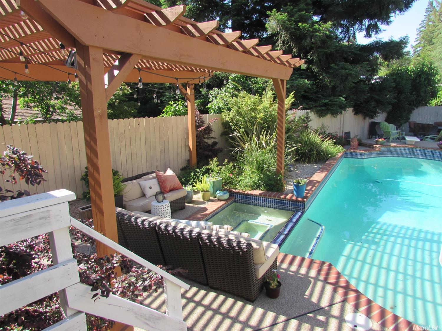 7052 Pine View Dr, Folsom, CA 95630 photo 5