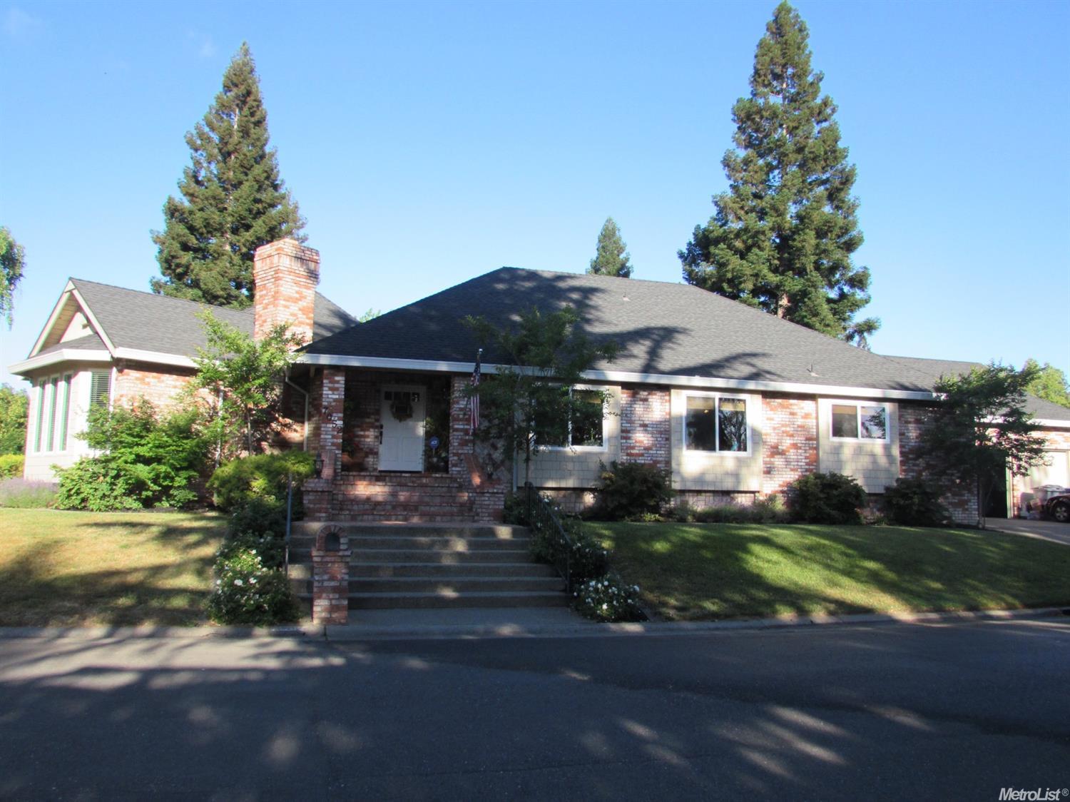 7052 Pine View Dr, Folsom, CA 95630 photo 2