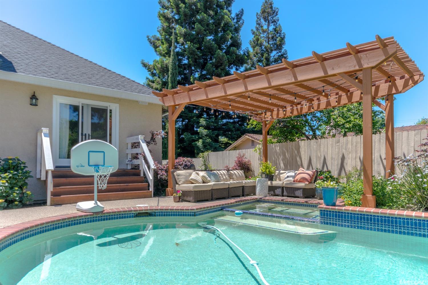 7052 Pine View Dr, Folsom, CA 95630 photo 7