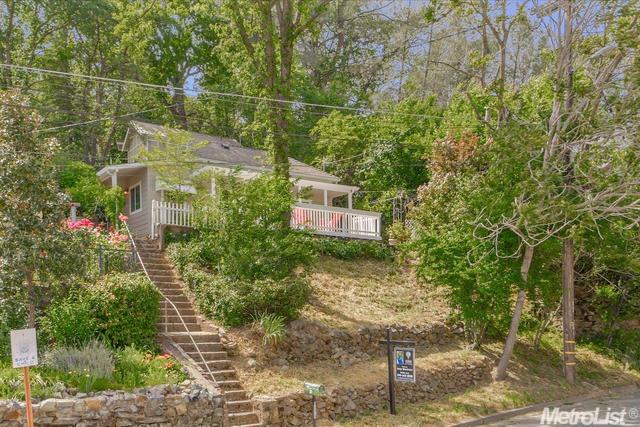 1026 Spring St, Placerville, CA 95667 photo 2