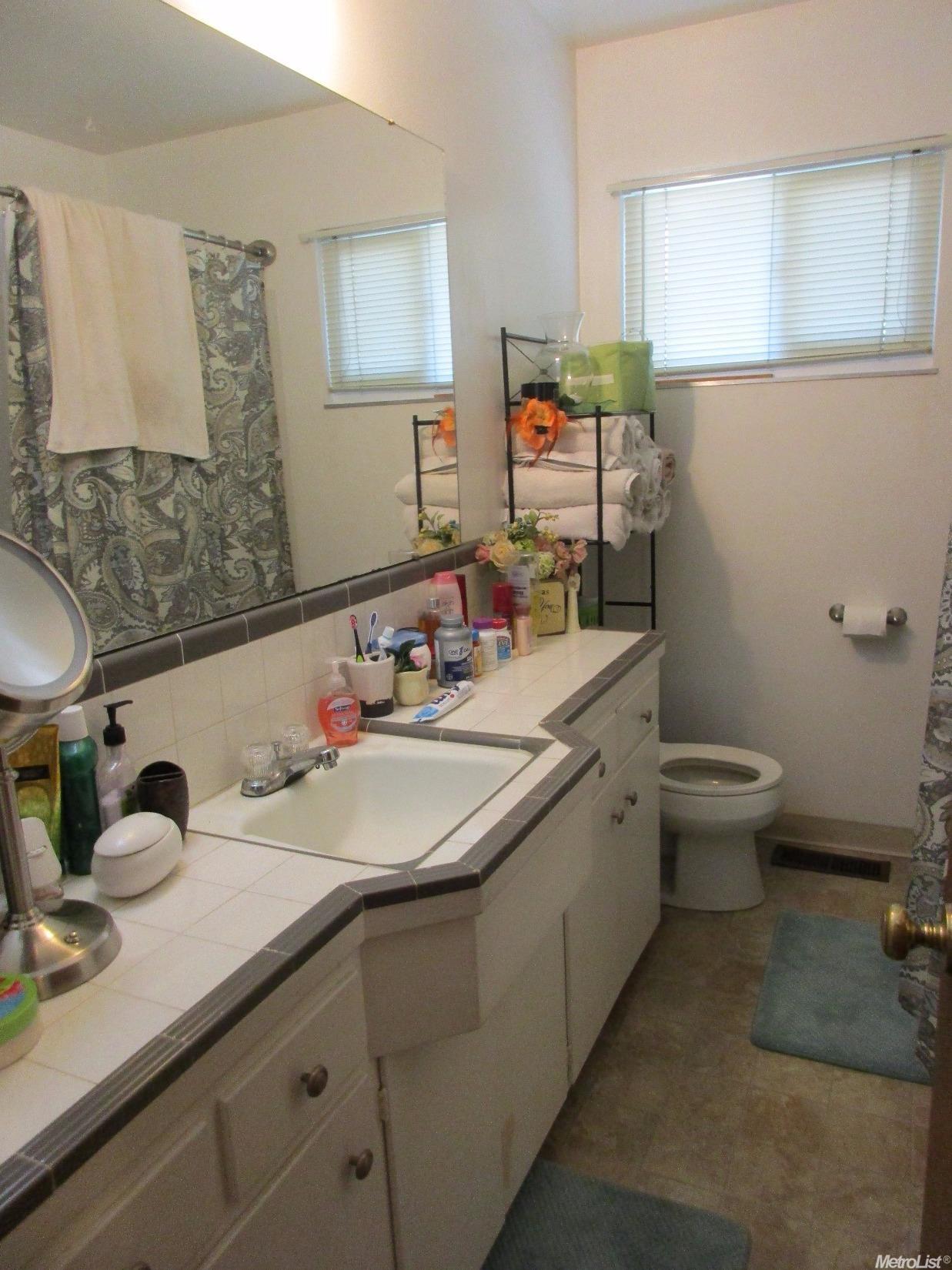2413 Dana Ln, Modesto, CA 95350 photo 8