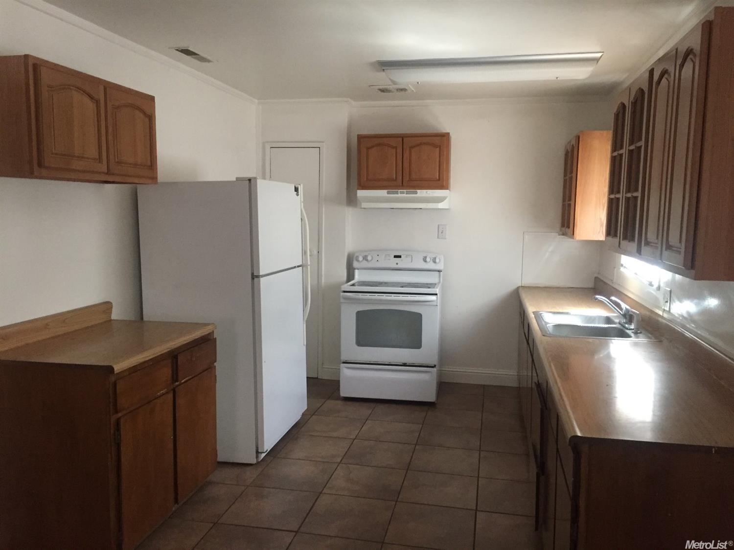 1813 Elmhurst Dr, Modesto, CA 95350 photo 6