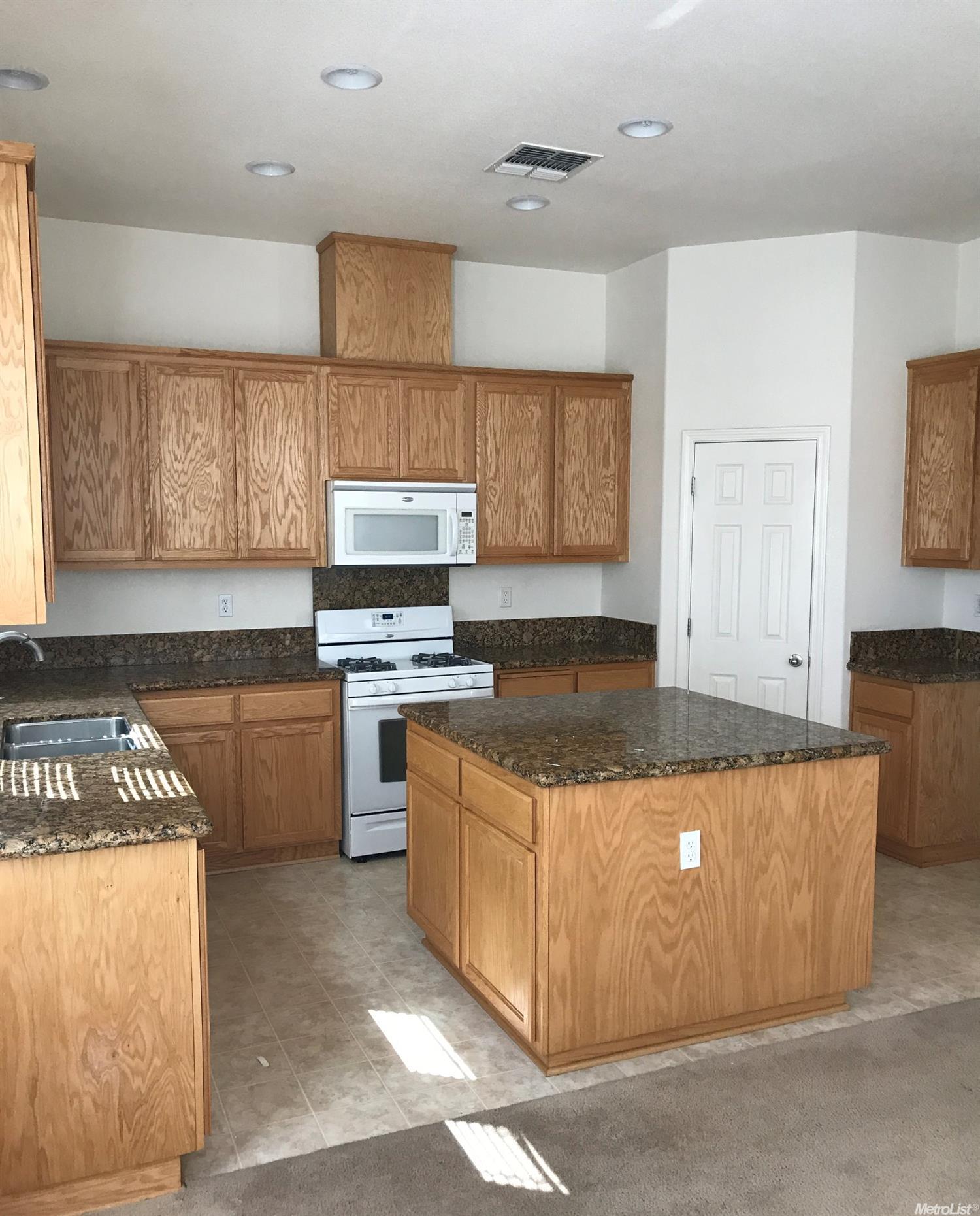 20857 Grapevine, Patterson, CA 95363 photo 4
