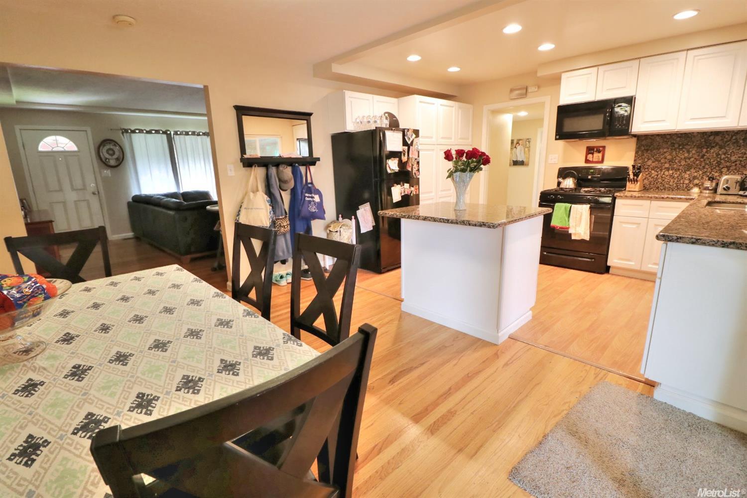 4701 Melvin Dr, Carmichael, CA 95608 photo 8
