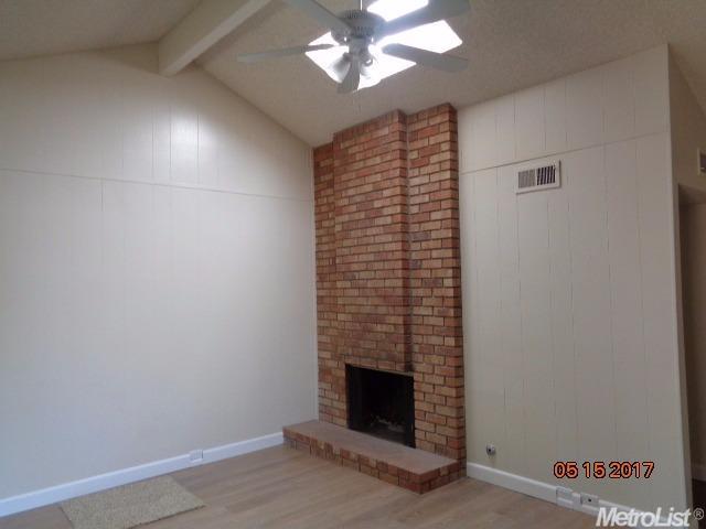 601 Edgebrook Ct, Modesto, CA 95354 photo 2