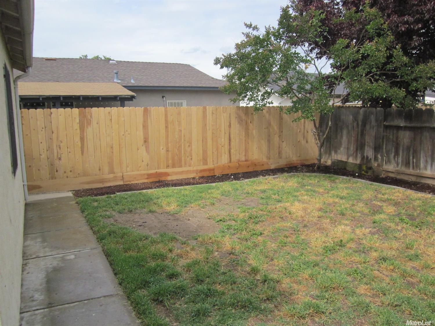 1013 Lombardy Dr, Modesto, CA 95351 photo 7
