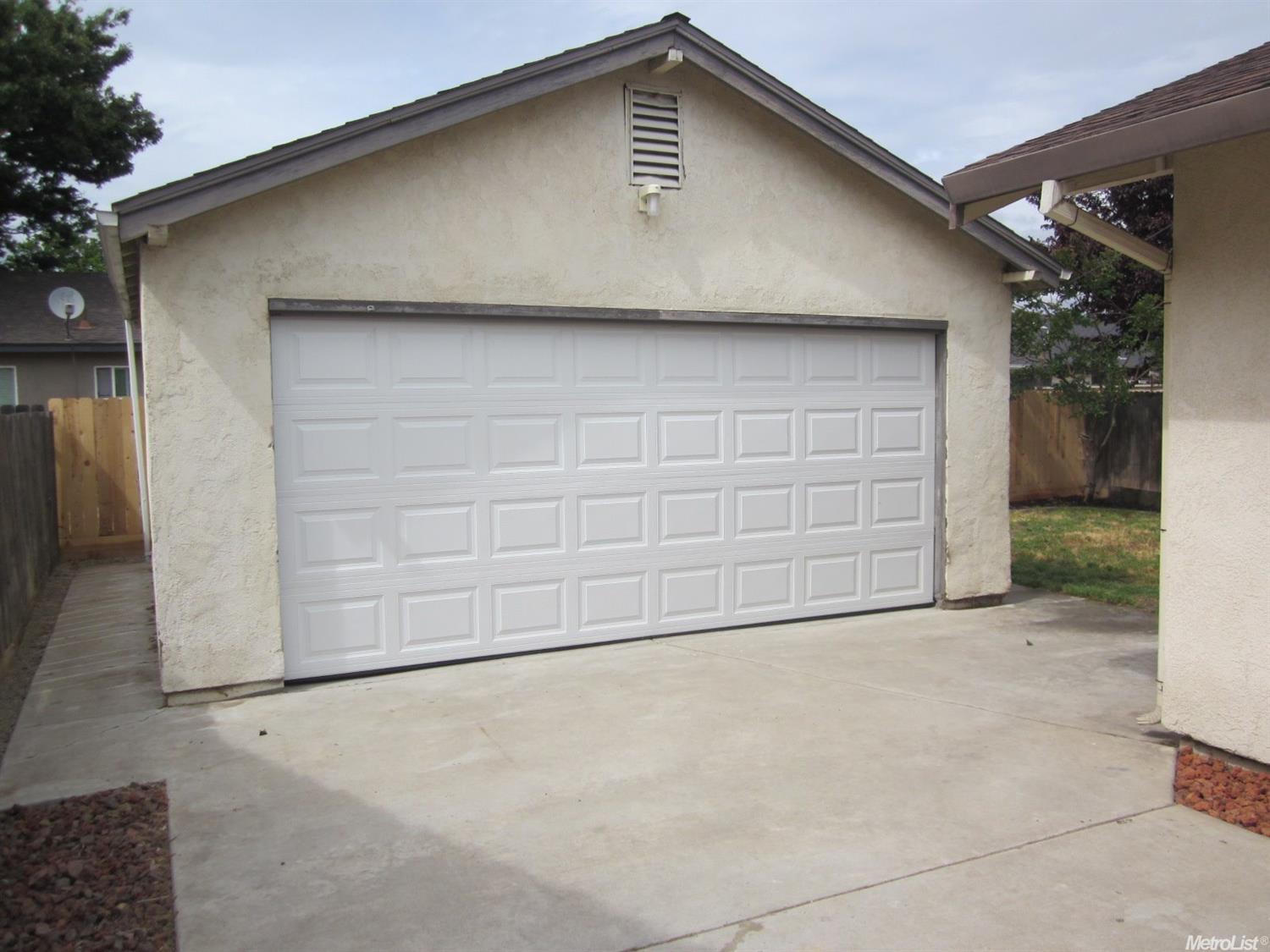 1013 Lombardy Dr, Modesto, CA 95351 photo 8