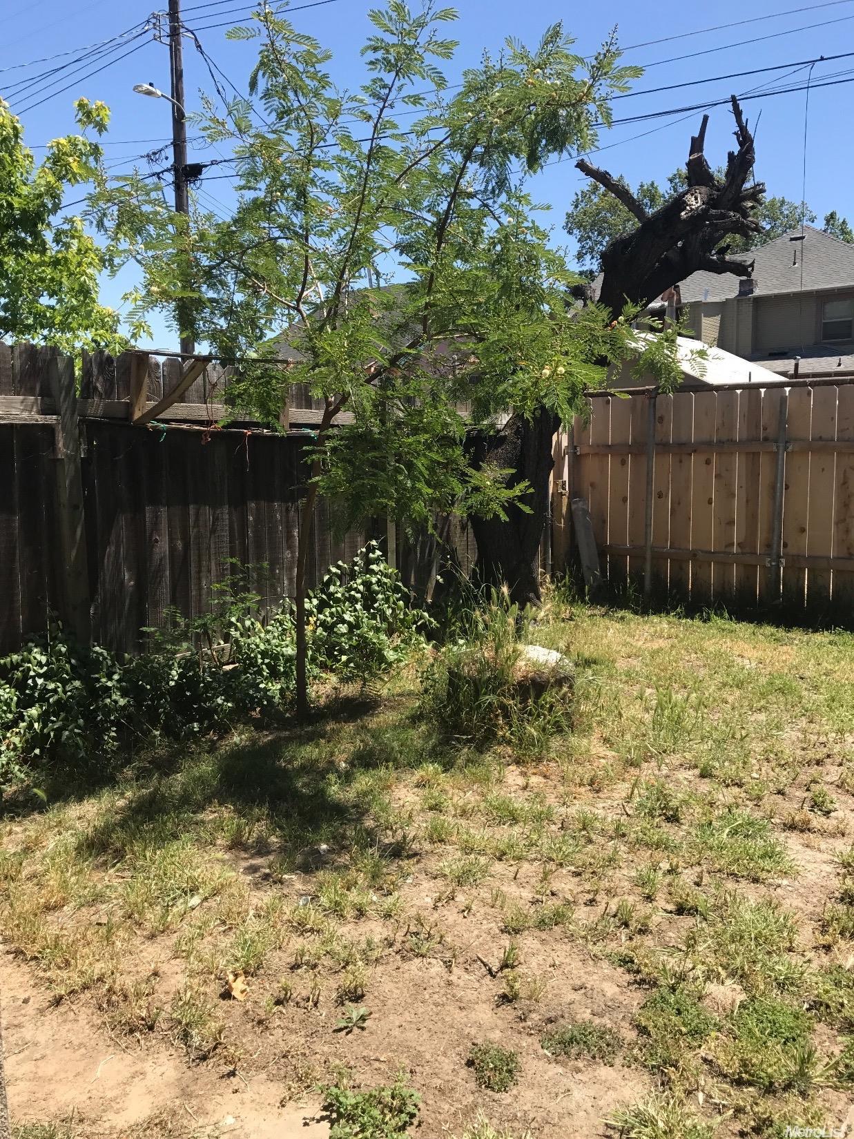 340 E Walnut St, Lodi, CA 95240 photo 6